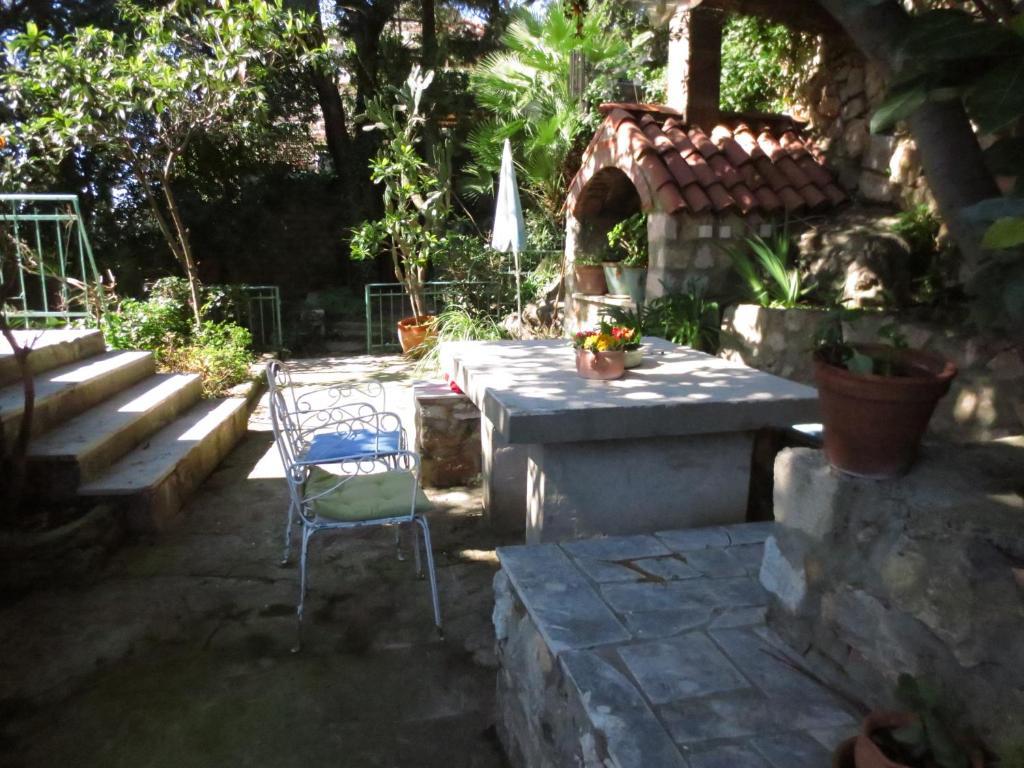 Apartment Miomir *